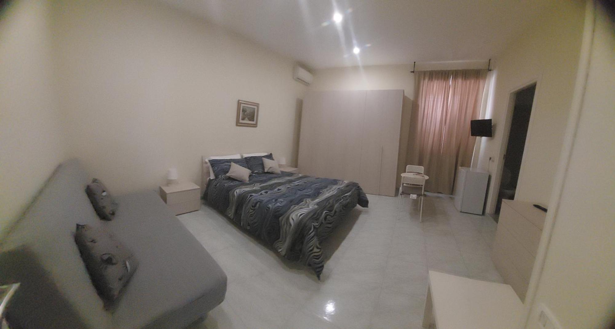 Bed and Breakfast A Due Passi Da Dante Neapel Exterior foto