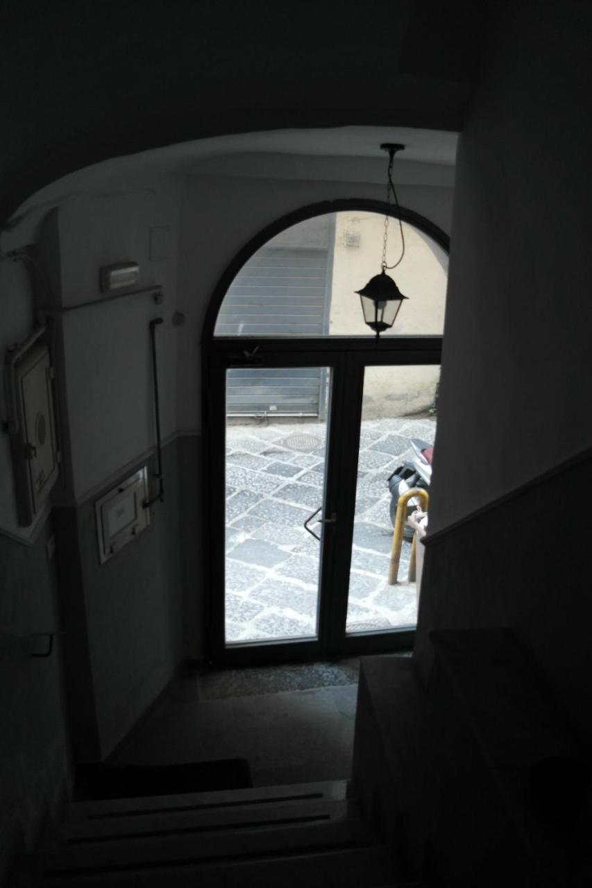 Bed and Breakfast A Due Passi Da Dante Neapel Exterior foto