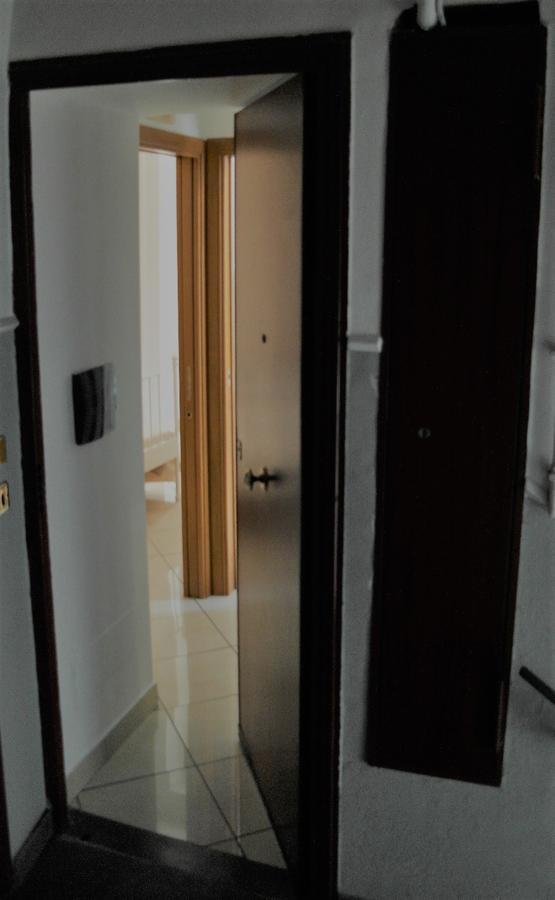 Bed and Breakfast A Due Passi Da Dante Neapel Exterior foto