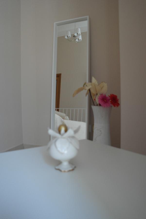 Bed and Breakfast A Due Passi Da Dante Neapel Exterior foto