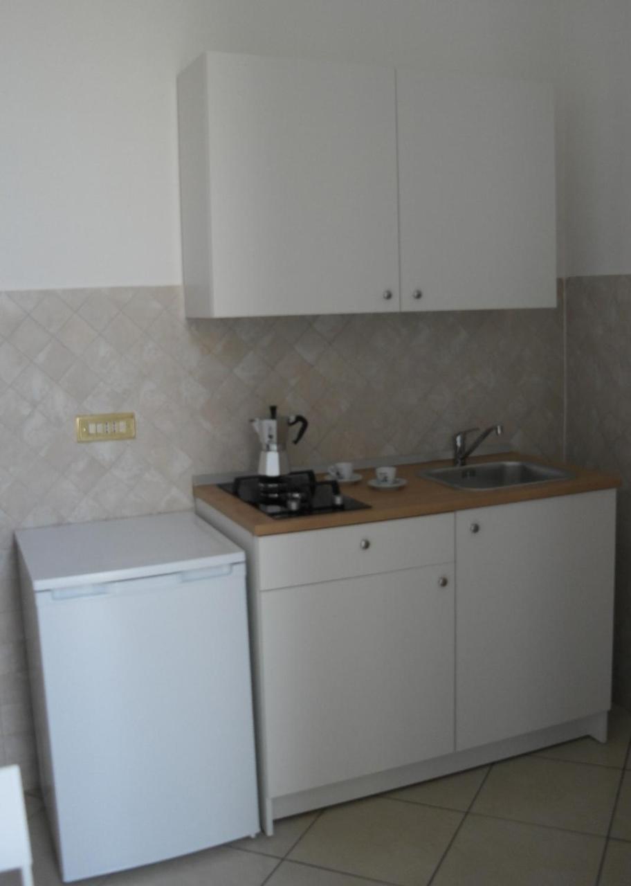 Bed and Breakfast A Due Passi Da Dante Neapel Exterior foto