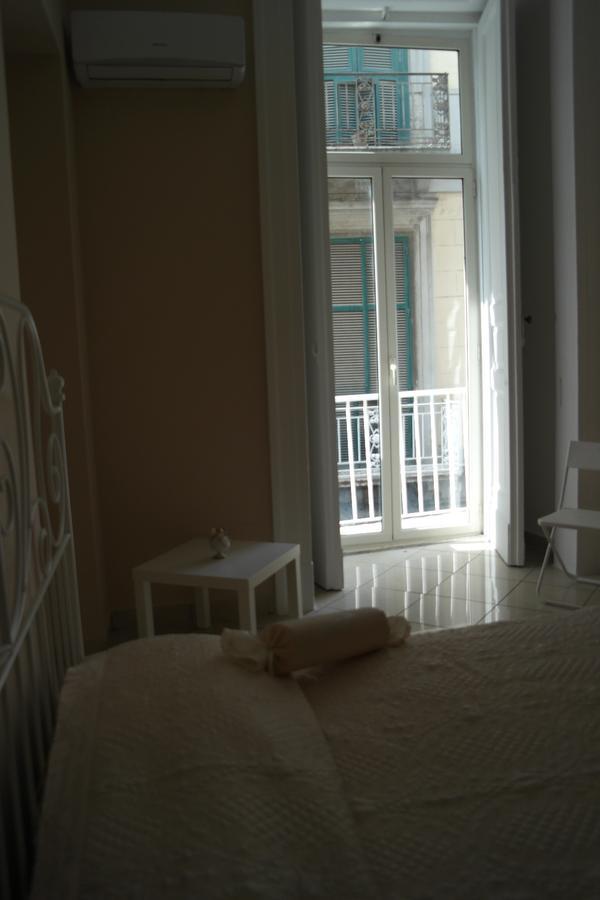 Bed and Breakfast A Due Passi Da Dante Neapel Exterior foto