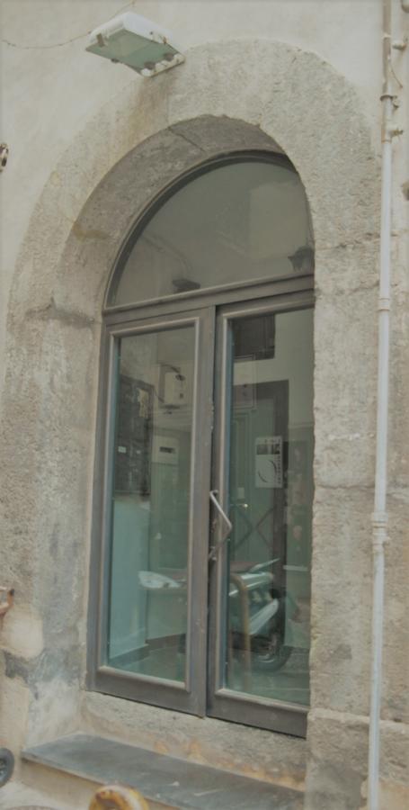 Bed and Breakfast A Due Passi Da Dante Neapel Exterior foto
