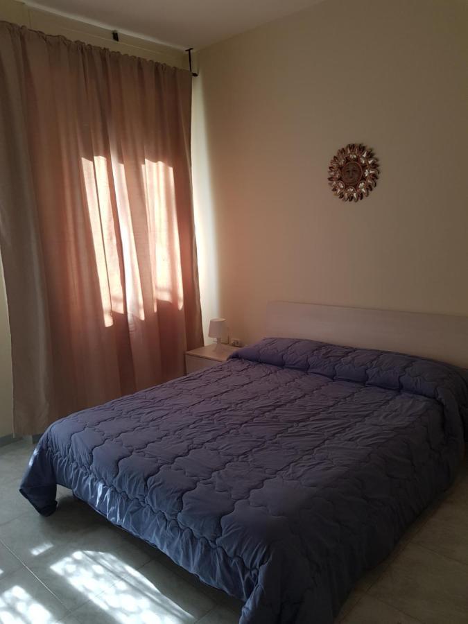 Bed and Breakfast A Due Passi Da Dante Neapel Exterior foto