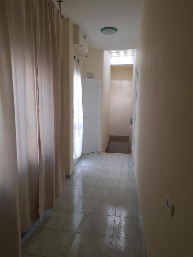 Bed and Breakfast A Due Passi Da Dante Neapel Exterior foto