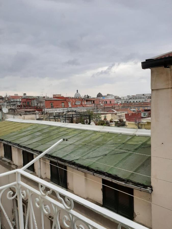 Bed and Breakfast A Due Passi Da Dante Neapel Exterior foto